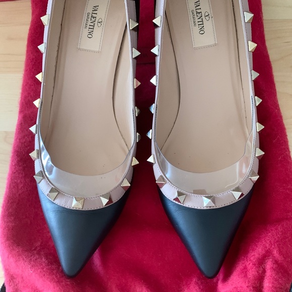 Valentino Black Leather Studded Accents Pumps - Picture 2 of 11